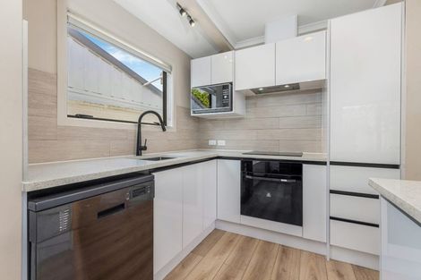 Photo of property in 1/8 Volta Place, Clendon Park, Auckland, 2103