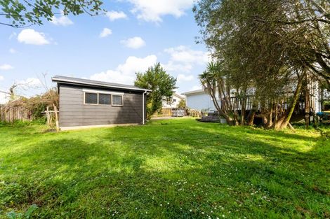 Photo of property in 90 Riverpark Crescent, Henderson, Auckland, 0610