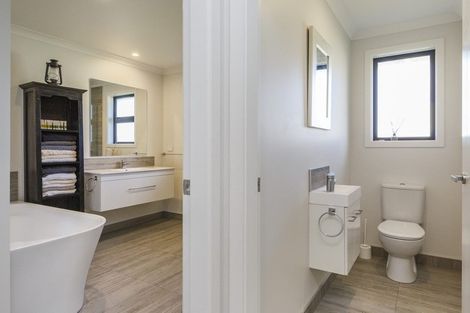 Photo of property in 22 Freedom Drive, Kelvin Grove, Palmerston North, 4414