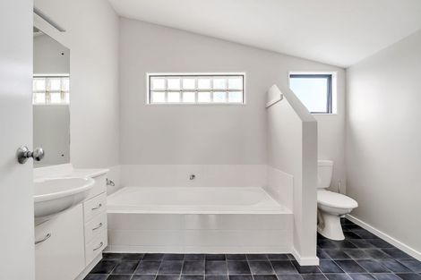 Photo of property in 48a Kestrel Heights, Arkles Bay, Whangaparaoa, 0932