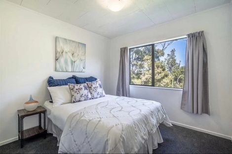 Photo of property in 99 West Harbour Drive, West Harbour, Auckland, 0618