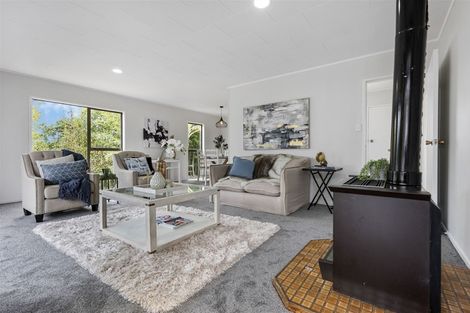 Photo of property in 70 Hutchinsons Road, Bucklands Beach, Auckland, 2014