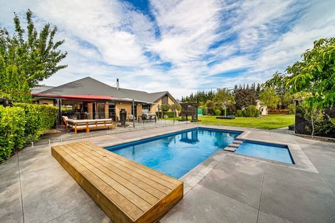 Photo of property in 12 Rossington Drive, West Melton, 7618