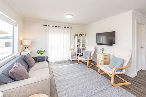 Photo of property in 43 Rangiora Street, Castlecliff, Whanganui, 4501