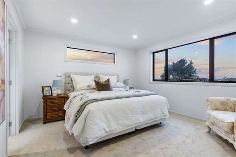 Photo of property in 11 Headland Drive, Long Bay, Auckland, 0630