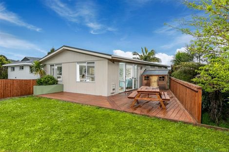 Photo of property in 10 Puketaha Road, Swanson, Auckland, 0816