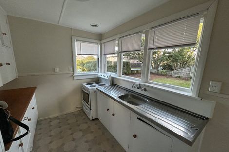 Photo of property in 37 Lambeth Crescent, Redwood, Christchurch, 8051