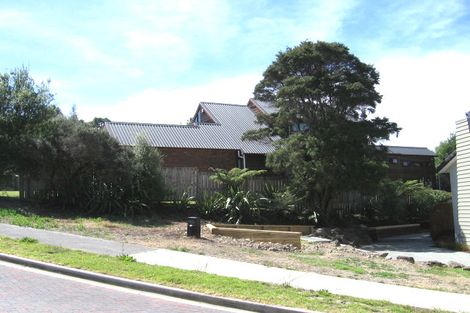 Photo of property in 25 Helvetia Drive, Browns Bay, Auckland, 0630