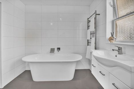 Photo of property in 10 Seymour Street, Waitara, 4320