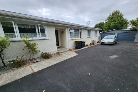 Photo of property in 100 Middlepark Road, Sockburn, Christchurch, 8042