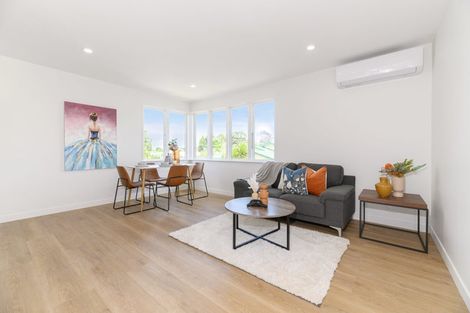 Photo of property in 70d Lincoln Park Avenue, Massey, Auckland, 0614