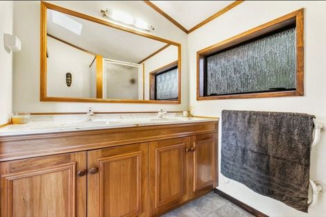 Photo of property in 17 Sungrove Rise, Sunnyvale, Auckland, 0612