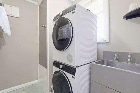 Photo of property in 111 Carlton Avenue, Tawhero, Whanganui, 4501