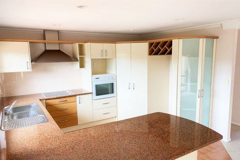 Photo of property in 22 Nuneaton Drive, Flat Bush, Auckland, 2019