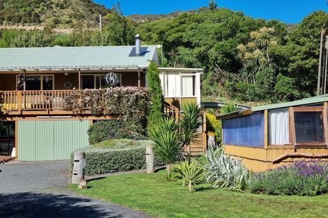 Photo of property in 17 Makura Road, Goose Bay, Kaikoura, 7374