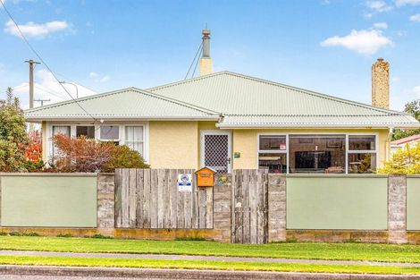Photo of property in 12 Taupata Street, Castlecliff, Whanganui, 4501
