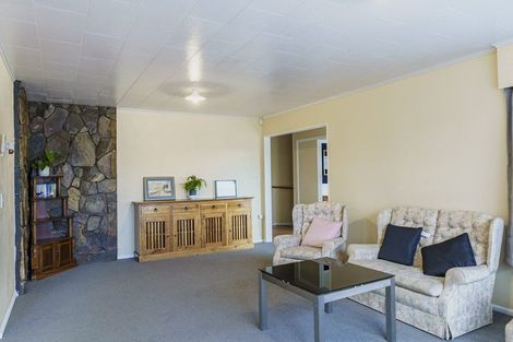 Photo of property in 28 Walton Way, Flaxmere, Hastings, 4120