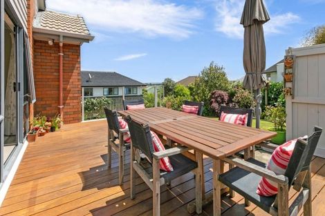 Photo of property in 18 Sharples Place, Somerville, Auckland, 2014