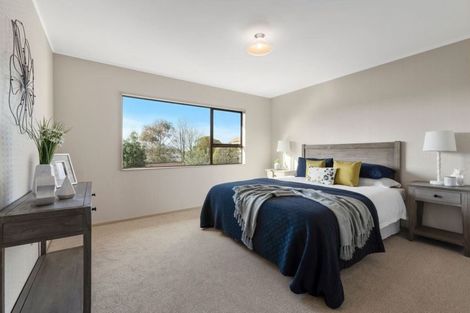 Photo of property in 1/2 Leith Way, Rothesay Bay, Auckland, 0630
