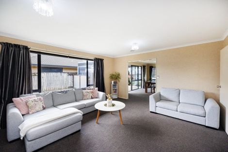 Photo of property in 10 Boston Parade, Kelvin Grove, Palmerston North, 4414