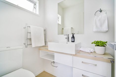 Photo of property in 3 Hikanui Drive, Havelock North, 4130