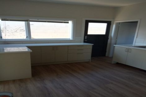 Photo of property in 15 Owles Terrace, New Brighton, Christchurch, 8061