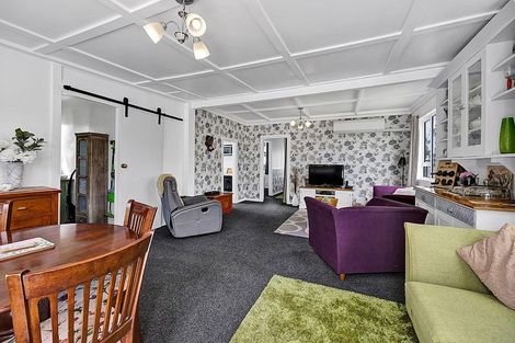 Photo of property in 10 Lincoln Street, Patea, 4520