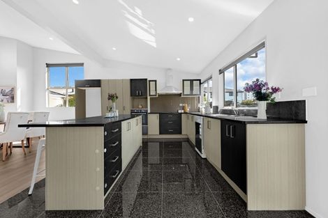 Photo of property in 25 Mccullough Avenue, Papatoetoe, Auckland, 2025