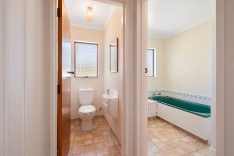 Photo of property in 18 Palliser Place, Milson, Palmerston North, 4414