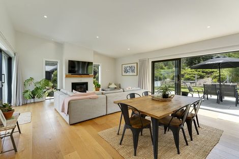 Photo of property in 43 Peregrine Falcon Road, Mount Creighton, Queenstown, 9371