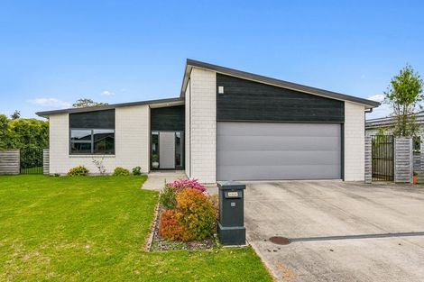 Photo of property in 35 Gallipoli Place, Paraparaumu, 5032