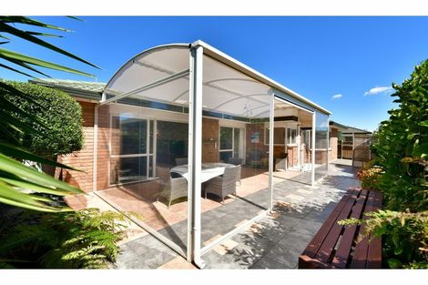 Photo of property in 18 Dan Tori Place, Orewa, 0931