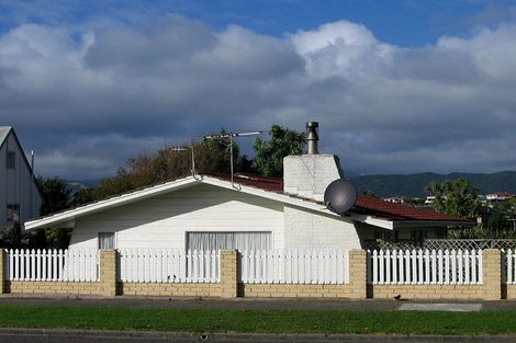 Photo of property in 178 Tutere Street, Waikanae Beach, Waikanae, 5036