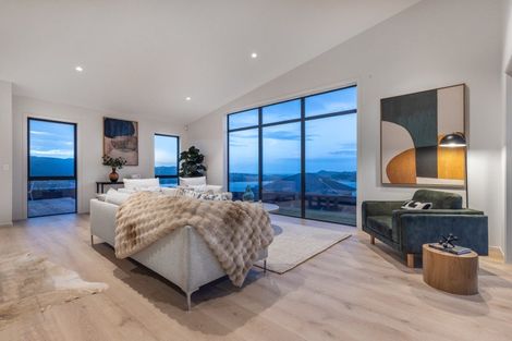 Photo of property in 6 Okupe Grove, Aotea, Porirua, 5024