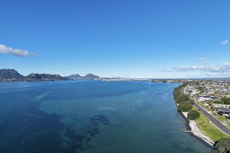 Photo of property in 20 Barbados Way, One Tree Point, 0118