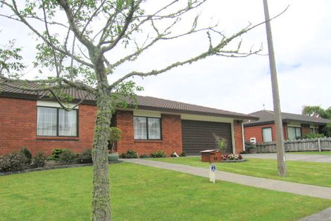 Photo of property in 32 Meynell Court, Glen Eden, Auckland, 0602