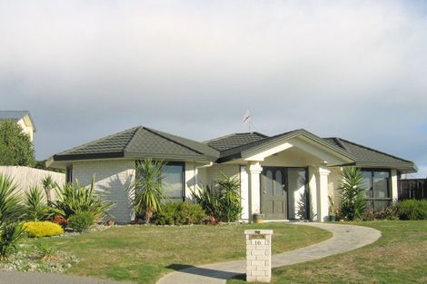 Photo of property in 16 Observation Place, Paraparaumu, 5032