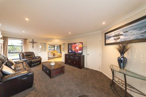Photo of property in 39 Tennyson Avenue, Kelvin Grove, Palmerston North, 4414