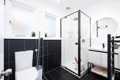 Photo of property in 116 Ennis Avenue, Pakuranga Heights, Auckland, 2010