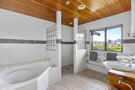 Photo of property in 115 Grand Drive, Orewa, 0931