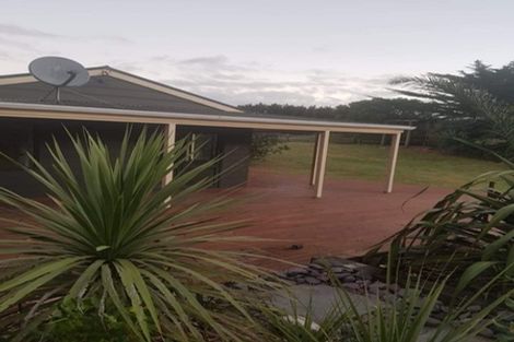 Photo of property in 32 Forest Road, Waitarere Beach, Levin, 5510