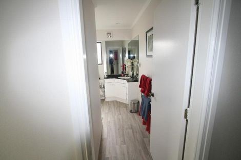 Photo of property in 2 Bracken Street, Petone, Lower Hutt, 5012