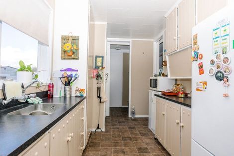 Photo of property in 17 Burns Street, Dannevirke, 4930