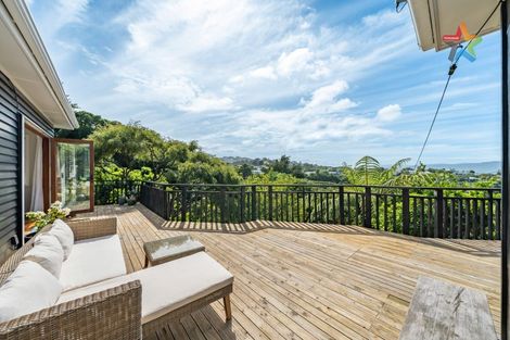 Photo of property in 157 Miromiro Road, Normandale, Lower Hutt, 5010