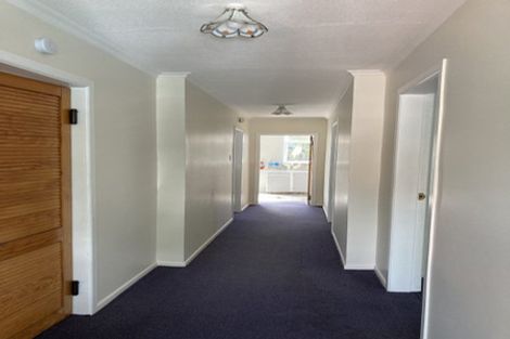 Photo of property in 27 Mckinley Crescent, Brooklyn, Wellington, 6021