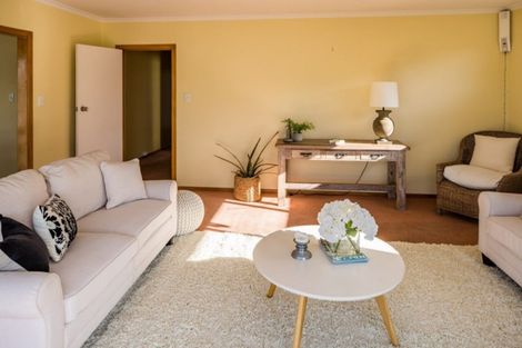 Photo of property in 103 Kahu Road, Paremata, Porirua, 5024