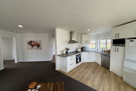 Photo of property in 8a Oakwood Place, Pukekohe, 2120