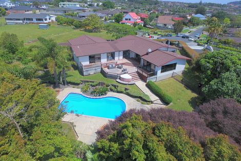 Photo of property in 77 Matija Place, Red Beach, 0932