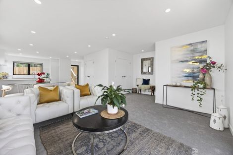 Photo of property in 6 Ballyalton Crescent, Flat Bush, 2019
