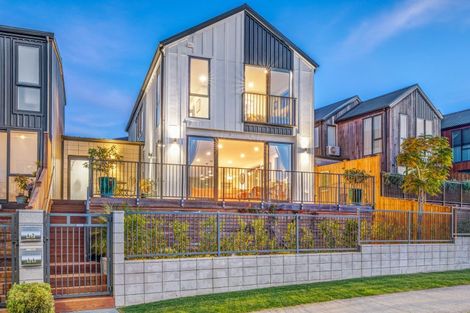 Photo of property in 42 Arran Point Parade, Orewa, 0931